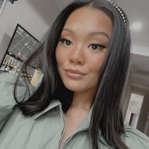 Meet your Posher, Avery